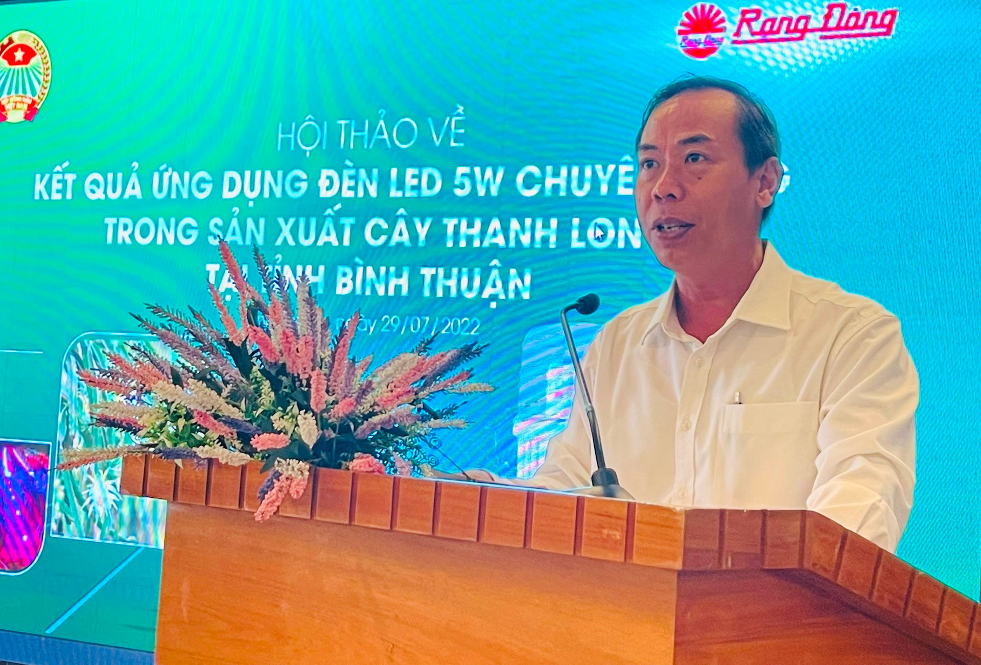 Ứng dụng đèn LED 5W chuyên dụng tăng sản lượng thanh long trái vụ